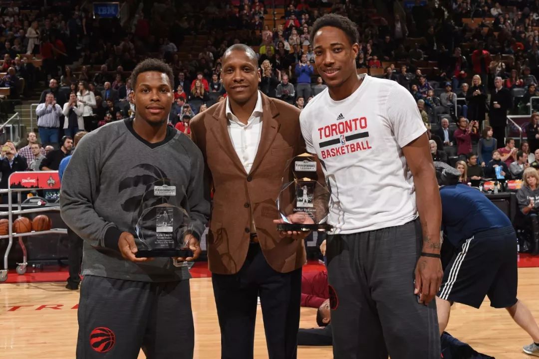 自意甲首秀以来代表同一球队参与超过100球，莱奥是同期第4人（莱奥自意甲首秀至今为同队参与进球破百，排名同期第4）