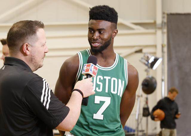 罗德里戈：与曼城的比赛已成德比，我希望多多见证这样的比赛（罗德里戈：对阵曼城如今堪称德比，我期待更多这样的较量）