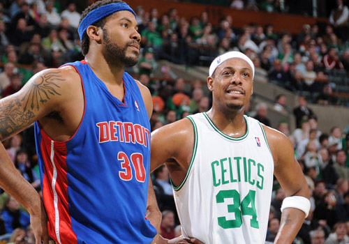 半场战报：阿森纳1-0布拉格斯拉维亚，萨卡点射（半场快讯：萨卡点球命中，阿森纳1-0领先布拉格斯拉维亚）