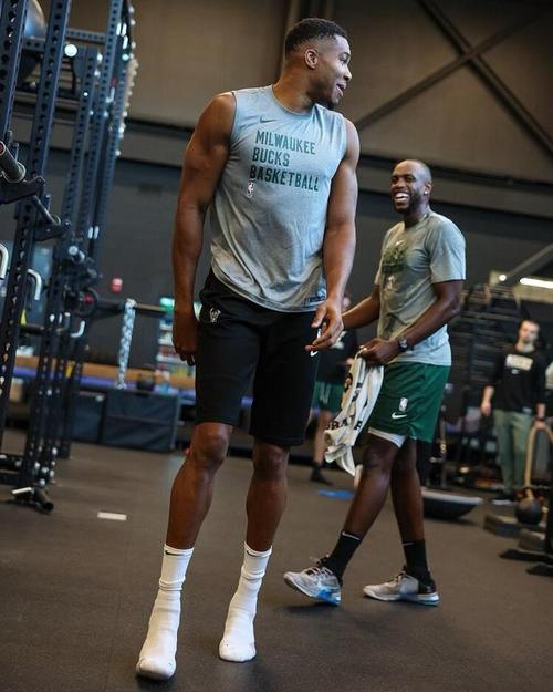 苏州市体育竞管中心主任：2026年“苏超”预计4月下旬开赛（2026年“苏超”拟定于4月下旬揭幕，苏州市体育竞管中心主任透露）