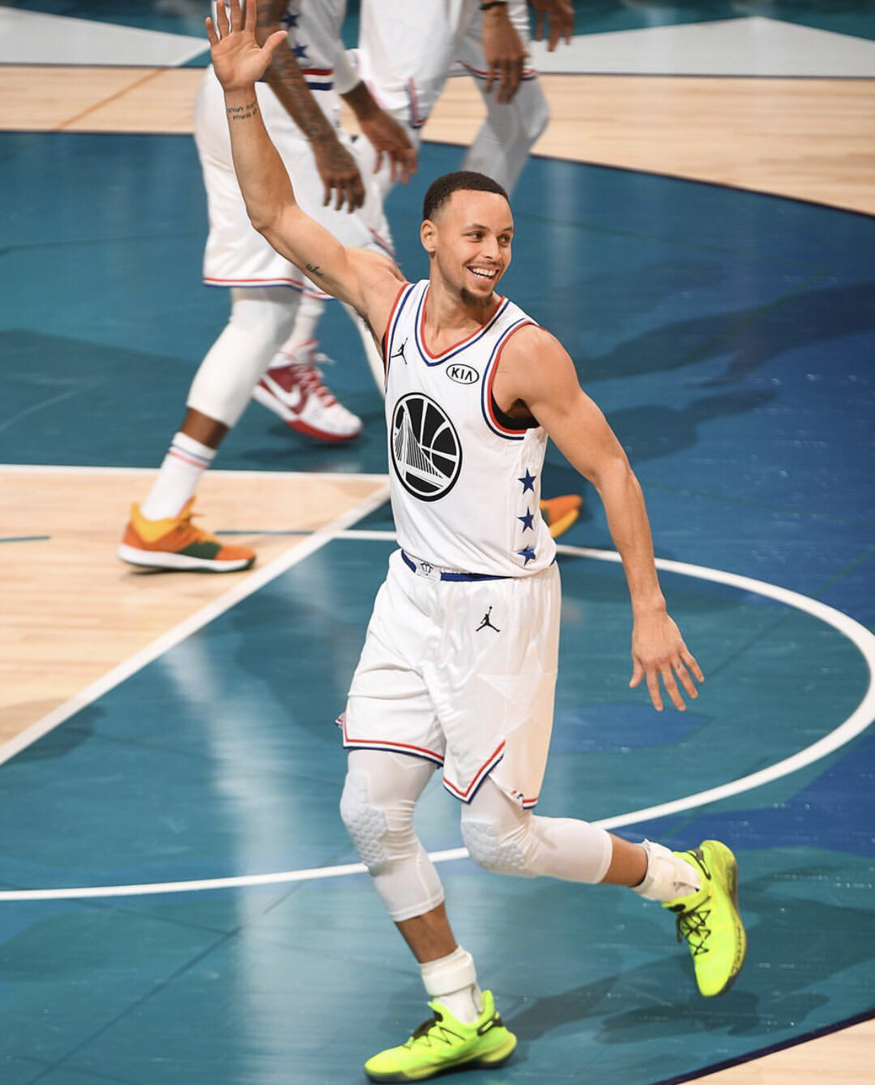 高效！杜兰特首节8投6中，75%命中率独得13分（杜兰特首节火力全开：8投6中，命中率75%砍下13分）