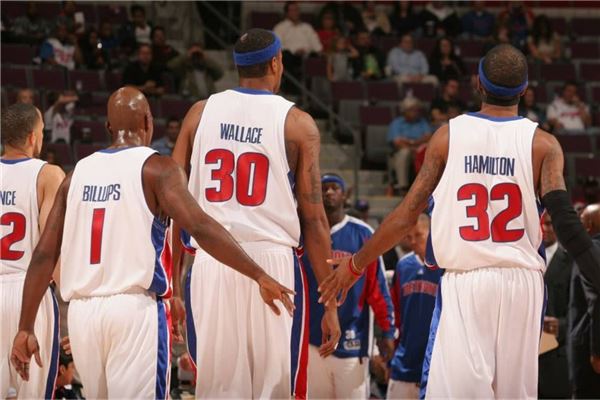 维埃里：现在拿皮奥和其他人比较毫无意义，应该让他安心踢球（维埃里：别再拿皮奥跟他人对比了，让他专心踢球才是正道）